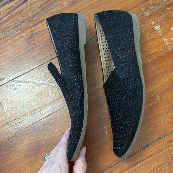 Franco Sarto Flats Laser Cut Black Suede Shies size 8.5 - Picture 2 of 6